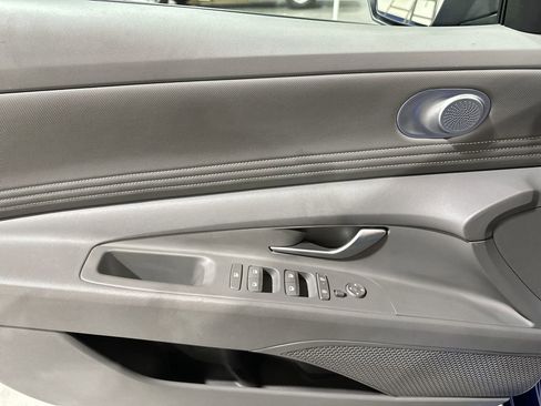 Used 2025 Hyundai Elantra SEL image 15