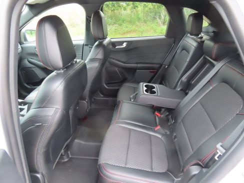 Used 2023 Ford Escape ST-Line w/ Tech Pack #1 AWD/4WD image 29