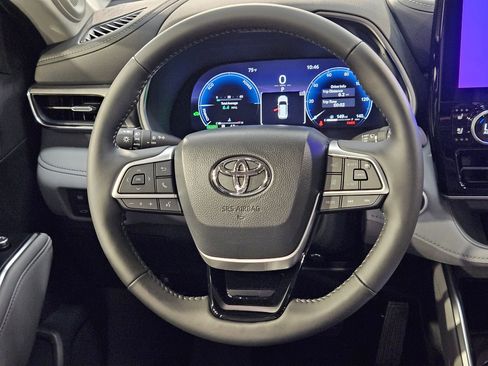 New 2026 Toyota Highlander Limited AWD/4WD image 15