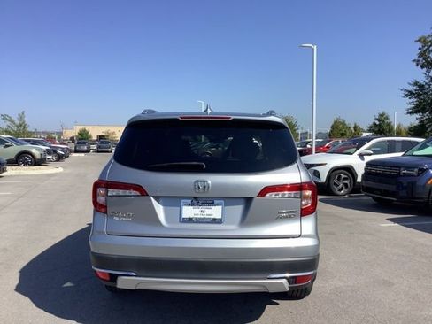 Used 2021 Honda Pilot Touring image 6