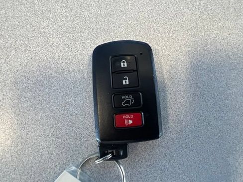 Used 2017 Toyota Highlander Limited AWD/4WD image 44