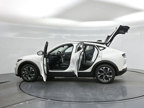 New 2026 Ford Mustang Mach-E Select RWD image 32