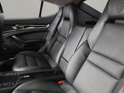 Used 2016 Porsche Panamera 4 image 12