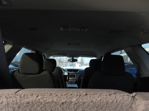 Used 2017 Chevrolet Traverse LT w/ Style and Technology Package image 15