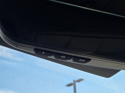 Used 2025 Genesis G70 2.5T image 30