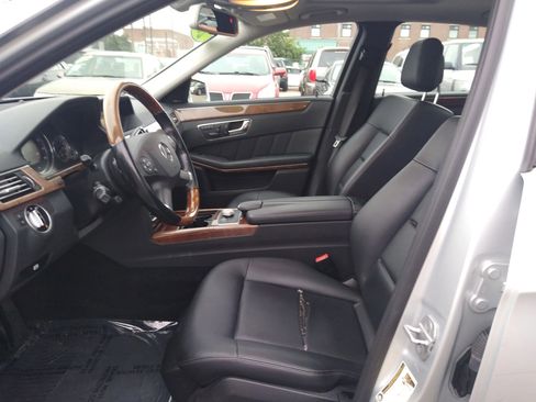 Used 2011 Mercedes-Benz E 350 4MATIC Sedan image 12