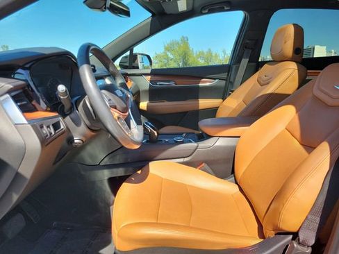 Certified 2022 Cadillac XT5 Premium Luxury FWD image 16