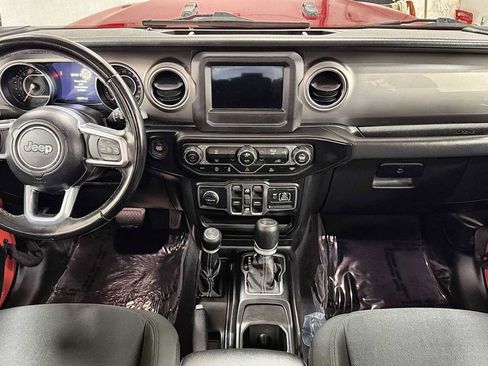 Used 2021 Jeep Wrangler Unlimited Sahara AWD/4WD image 25