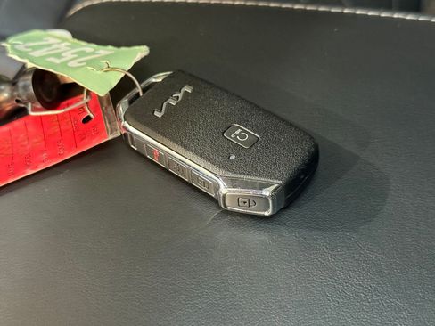 Used 2022 Kia Telluride SX w/ SX Prestige Package image 39