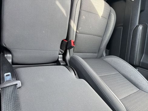 Used 2024 Chevrolet Silverado 1500 LT image 24