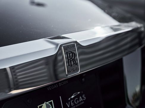 Used 2024 Rolls-Royce Phantom Sedan image 12