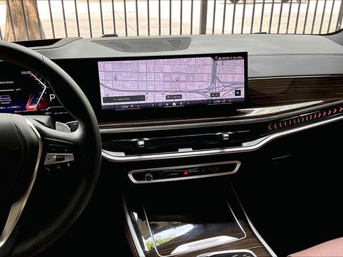 Used 2025 BMW X5 xDrive40i AWD/4WD image 6