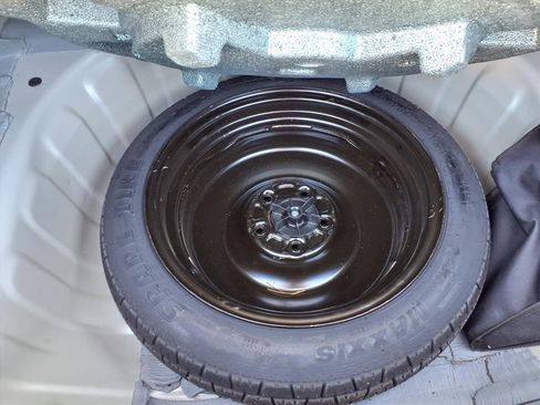 Used 2024 Nissan Altima 2.5 SV image 32