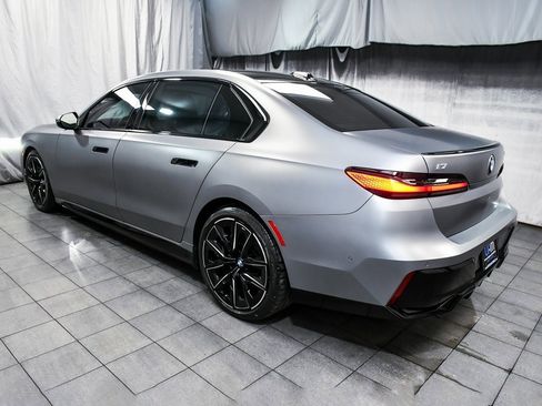 Used 2023 BMW i7 xDrive60 image 4