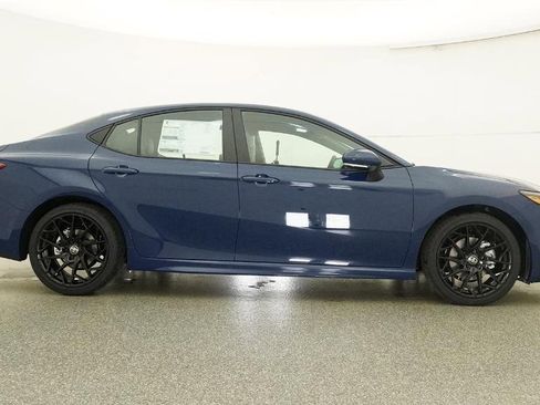 New 2026 Toyota Camry SE image 5