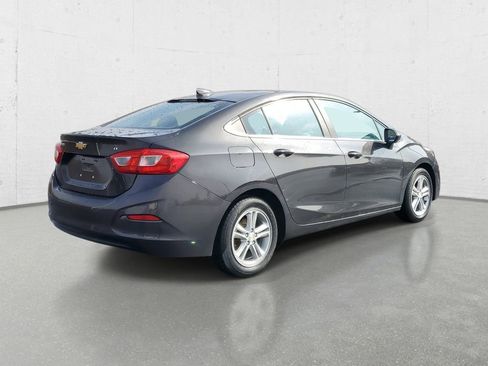 Used 2017 Chevrolet Cruze LT image 7