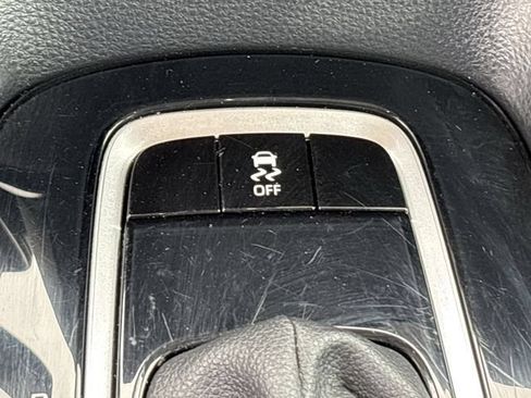 Used 2024 Toyota Corolla LE FWD image 17