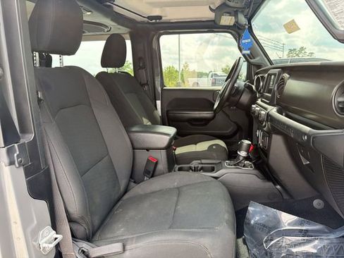 Used 2020 Jeep Wrangler Sport AWD/4WD image 31