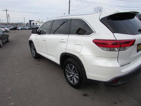 Used 2019 Toyota Highlander XLE image 44