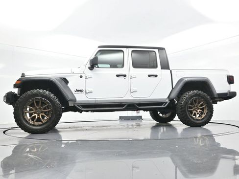 Used 2023 Jeep Gladiator Sport AWD/4WD image 42