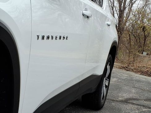 Used 2023 Chevrolet Traverse LT w/ LT Premium Package image 34