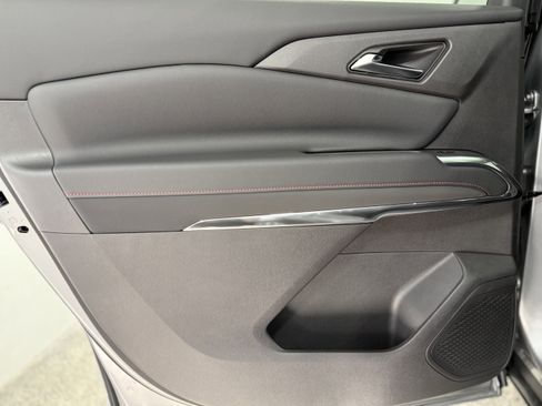 Used 2025 Chevrolet Traverse Z71 w/ Driver Confidence Package image 27