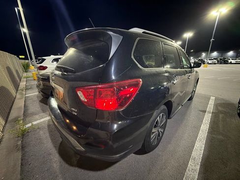 Used 2018 Nissan Pathfinder SV AWD/4WD image 4