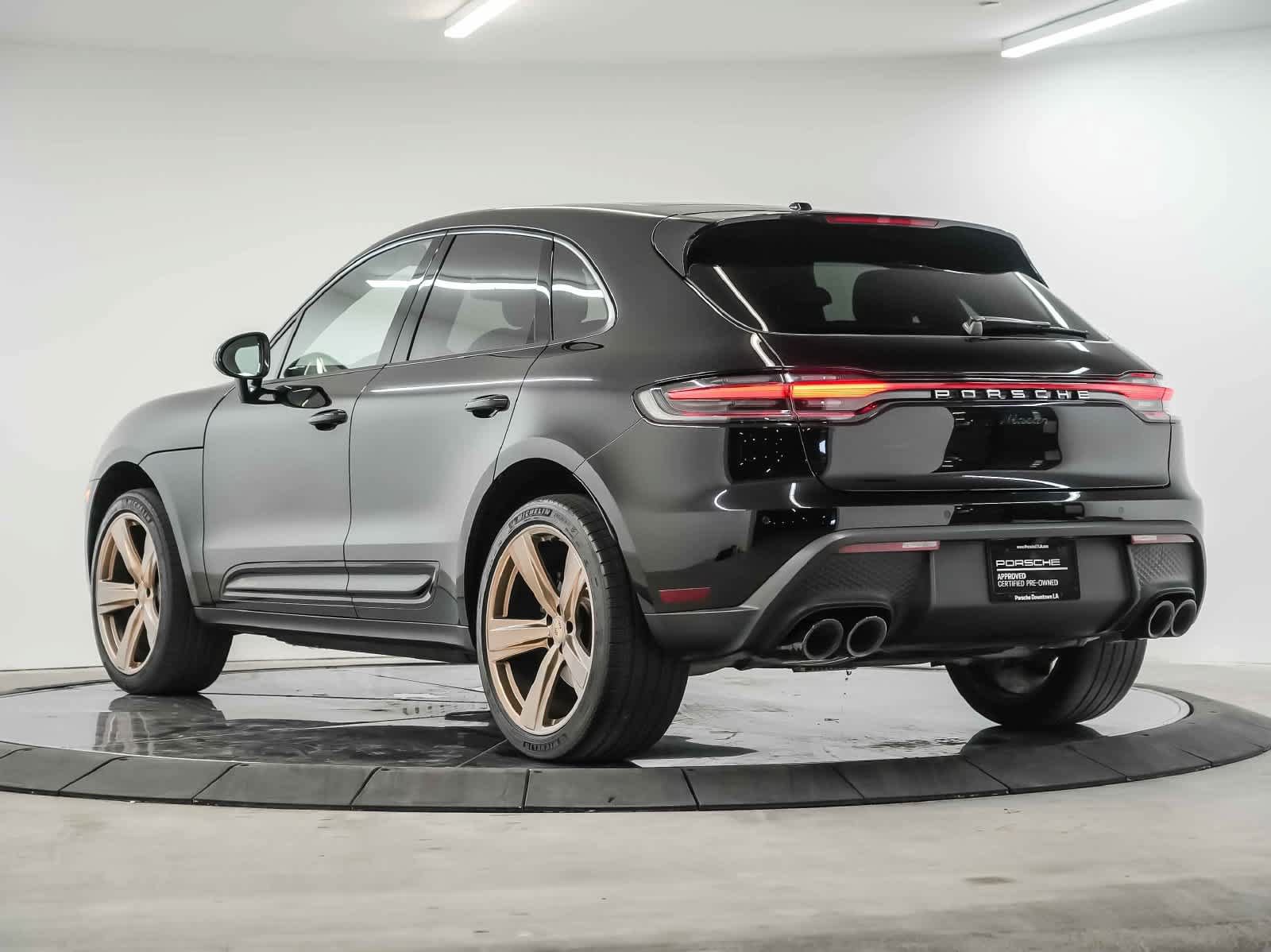 Used 2023 Porsche Macan AWD/4WD image 3