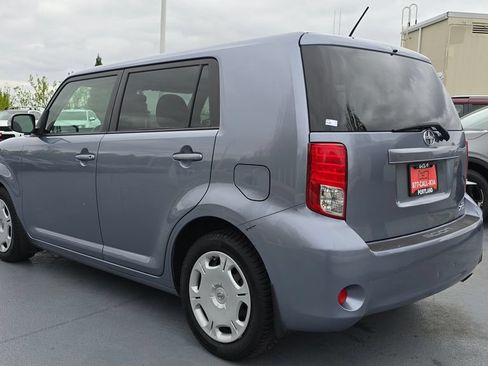 Used 2012 Scion xB FWD image 5