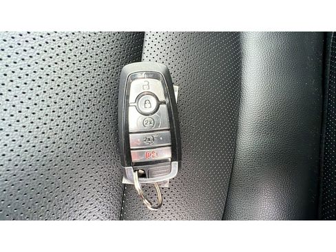 Used 2022 Ford Escape SEL w/ Technology Package image 34