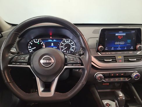 Certified 2024 Nissan Altima 2.5 SR image 11