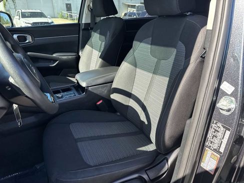 Used 2021 Kia Sorento LX FWD image 18