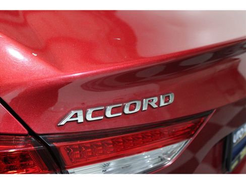 Used 2021 Honda Accord EX image 17