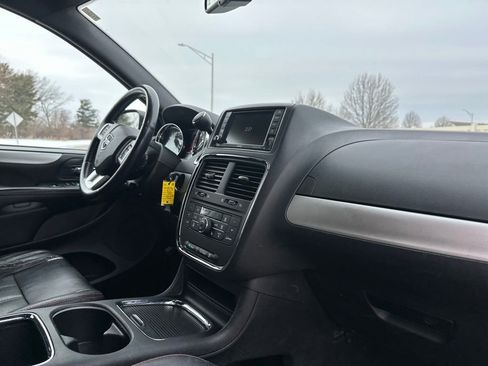 Used 2018 Dodge Grand Caravan GT image 26