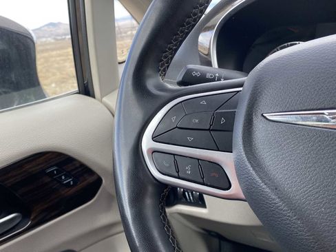 Certified 2023 Chrysler Pacifica Touring-L FWD image 29