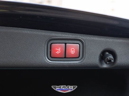 Used 2018 Mercedes-Benz E 400 4MATIC Sedan image 49