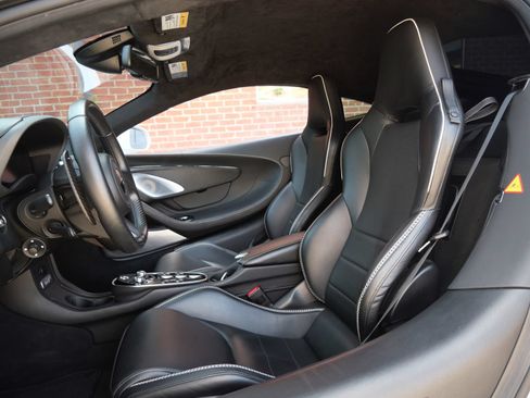 Used 2023 McLaren GT RWD image 20