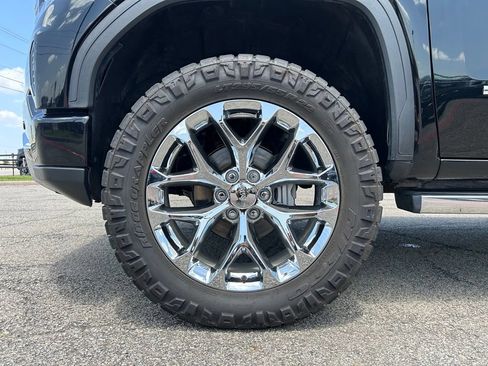 Used 2022 GMC Sierra 1500 Denali w/ Technology Package AWD/4WD image 9