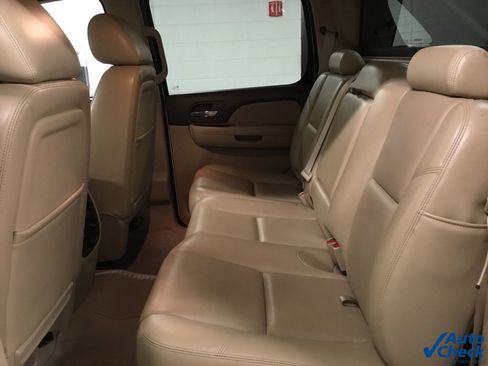 Used 2011 Chevrolet Avalanche LTZ image 41