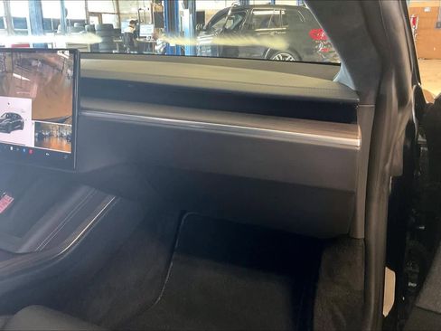 Used 2024 Tesla Model S image 15