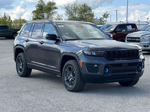 New 2025 Jeep Grand Cherokee Trailhawk w/ Advanced Protech Group II image 1