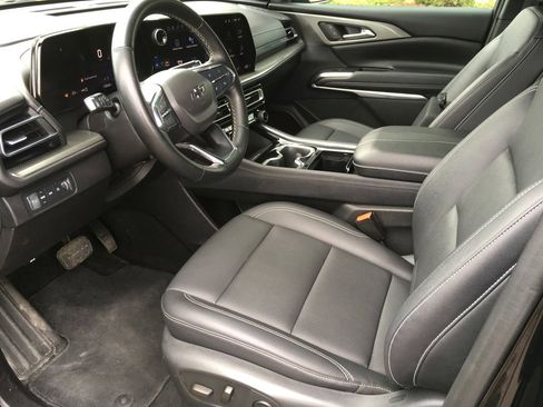 Used 2024 Chevrolet Traverse LT w/ Midnight/Sport Edition AWD/4WD image 21
