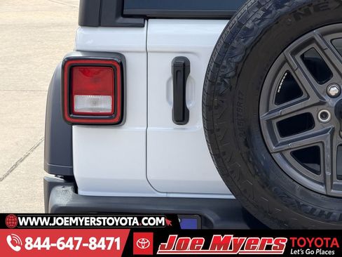 Used 2024 Jeep Wrangler Sport S image 10