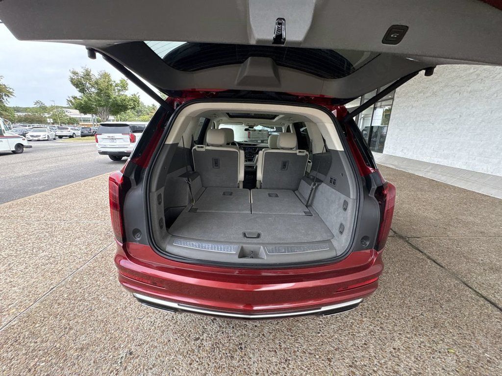 Certified 2025 Cadillac XT6 Premium Luxury AWD/4WD image 26