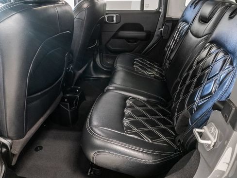 Used 2019 Jeep Wrangler Unlimited Sahara AWD/4WD image 26
