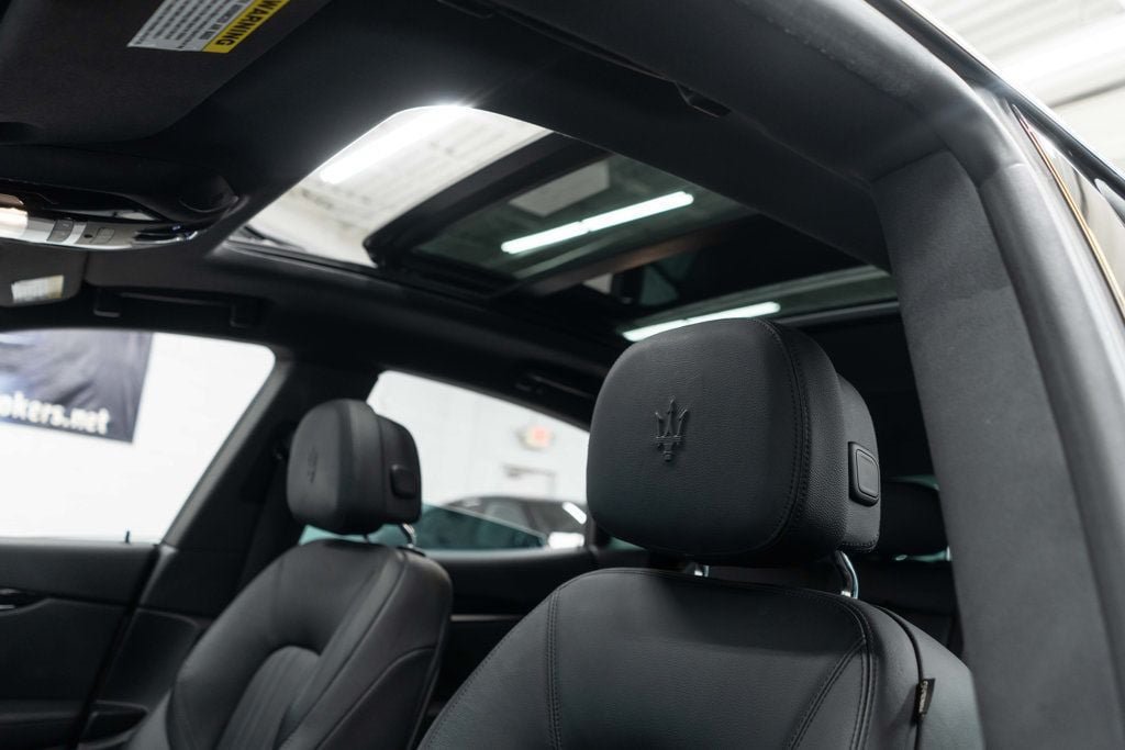 Used 2023 Maserati Levante GT AWD/4WD image 11
