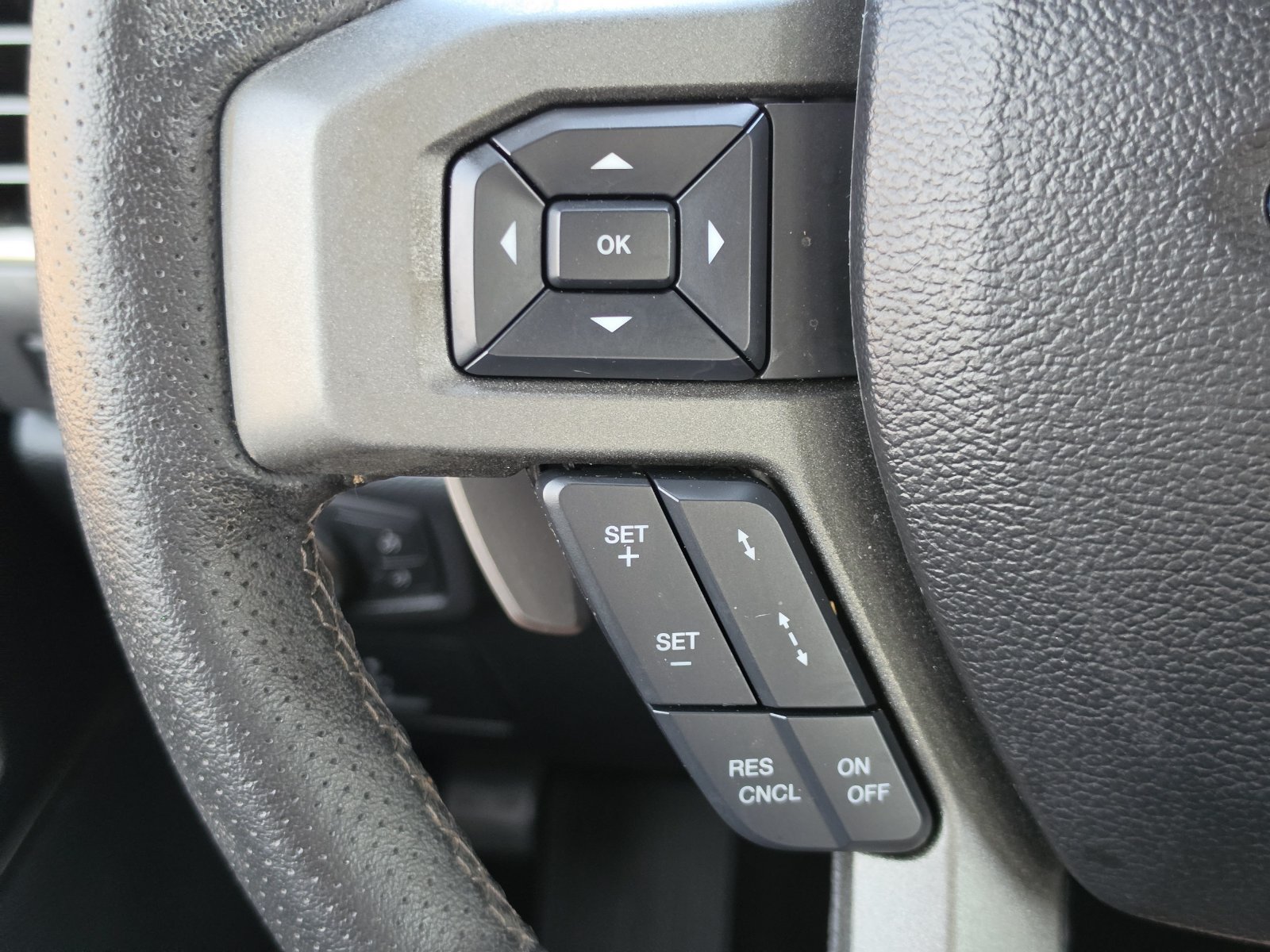 Used 2018 Ford F150 Raptor w/ Equipment Group 802A Luxury AWD/4WD image 21