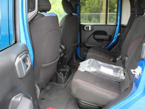 Used 2023 Jeep Gladiator Rubicon w/ LED Lighting Group image 16