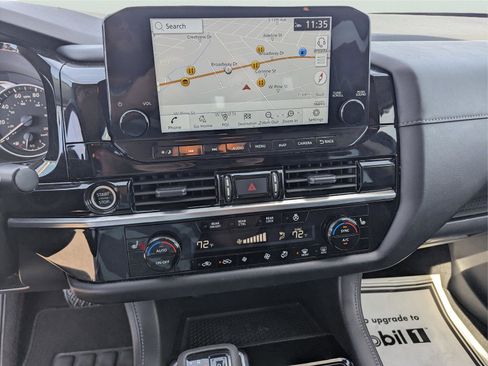 Used 2023 Nissan Pathfinder SL image 25