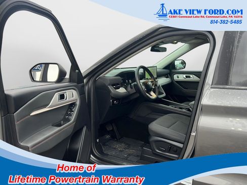 Used 2025 Ford Explorer Active AWD/4WD image 16